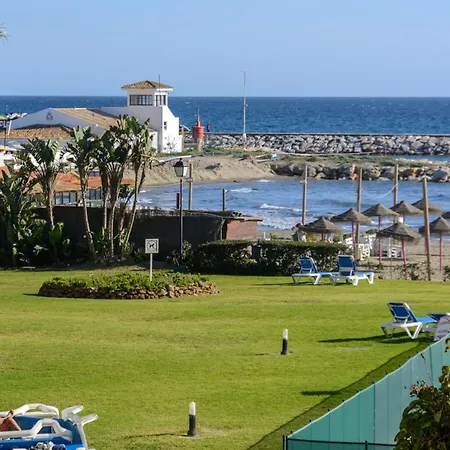 Beachfront Sea Views Puerto De Cabopino Apartmán *